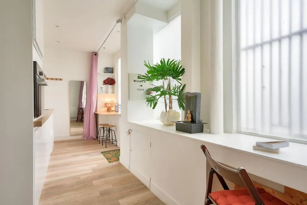 Zen Home Paris 0*,