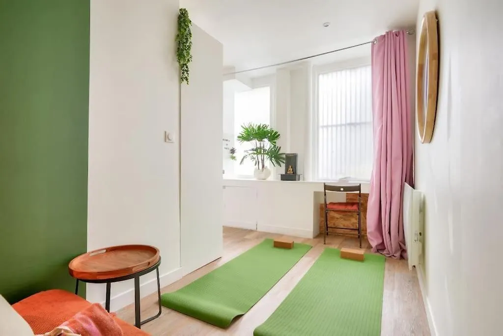Zen Home Paris 0*,
