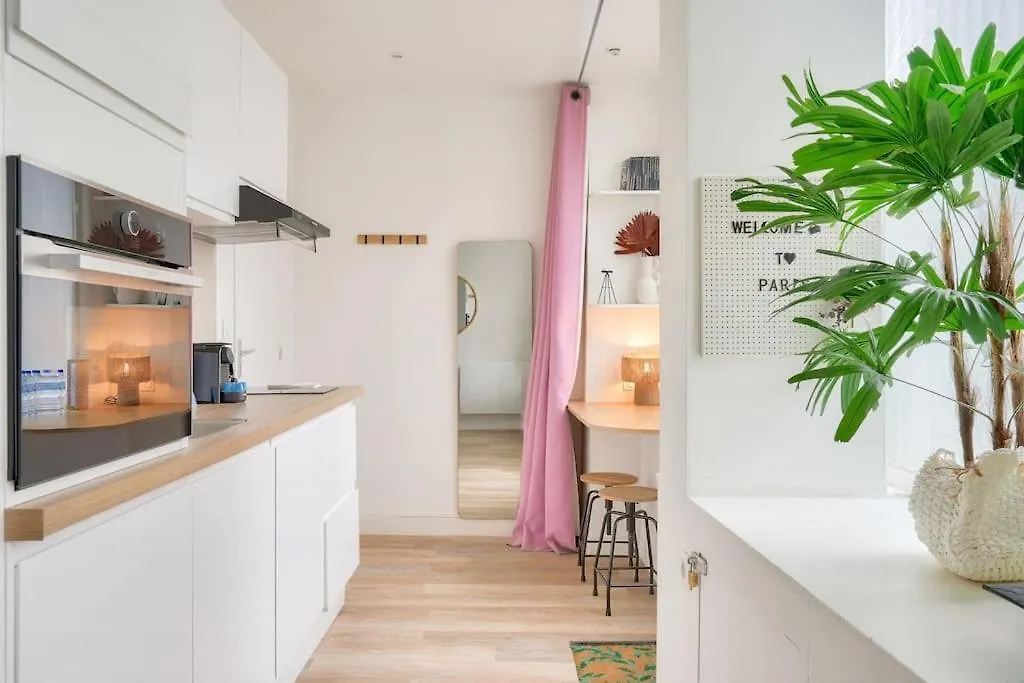 Zen Home Paris 0*,  France